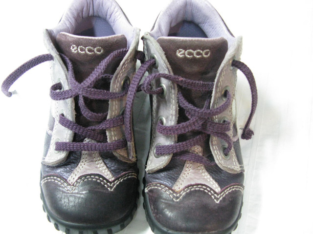 chaussures fille Ecco taille 25 enfant dans Enfants et jeunesse  à Longueuil/Rive Sud