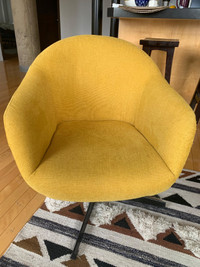 ✨*50% OFF!* Yellow Sunshine Arm Chair