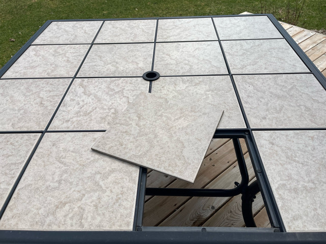 Patio Table in Patio & Garden Furniture in Barrie - Image 4