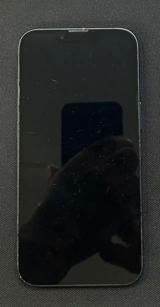 iPhone 13 128GB 90% Battery Health in Cell Phones in Oshawa / Durham Region - Image 3