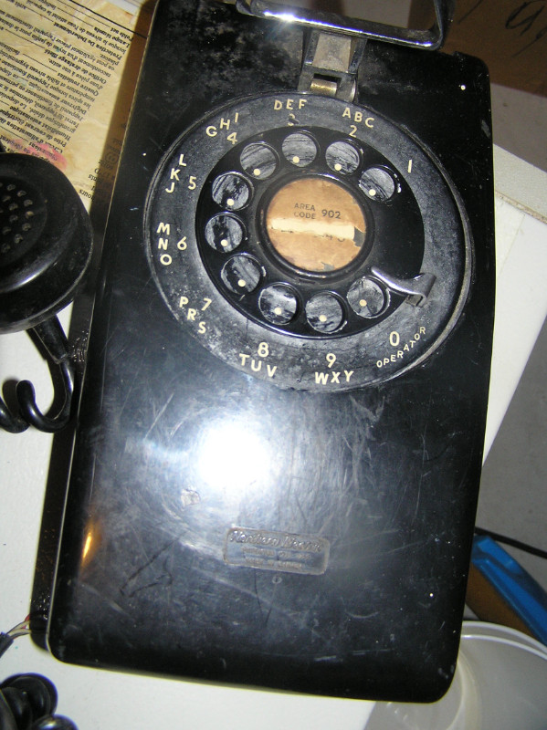 Vintage 1953 Wall Mount Phone Northern Electri                 c in Arts & Collectibles in Cape Breton - Image 2
