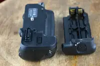 (Genuine) Nikon MB-D11 Battery Grip w. AA Tray for D7000 Cameras