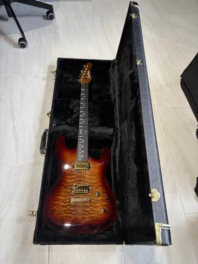 Godin artisan st-ll wiskey burst, View more