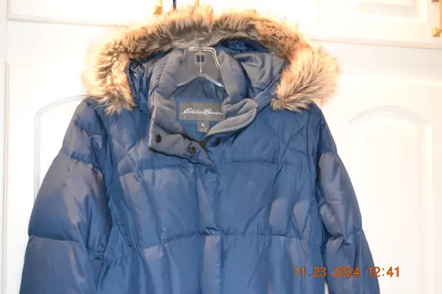Ladies Mid-Blue EDDIE BAUER Down Coat,Size Medium-LIKE NEW63793683163267121