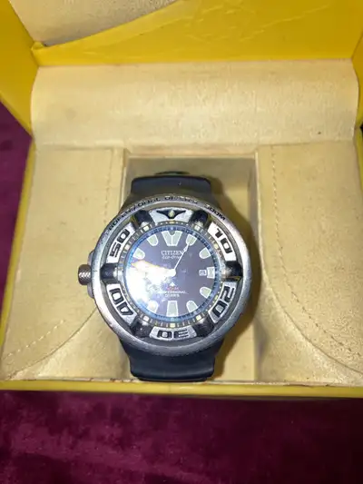 Solid watch