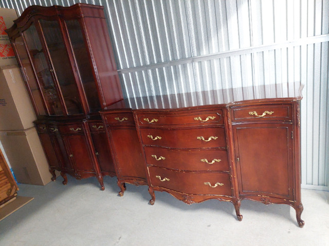 Antique Mahogany Dining Room Set with Buffet and China Cabinets in Hutches & Display Cabinets in City of Toronto