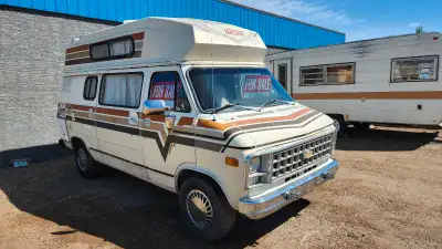 Chevy Camper van 350 with NEW cam, waterpump, timing chain, plugs and wires, Edelbrock carb. A/C pum...