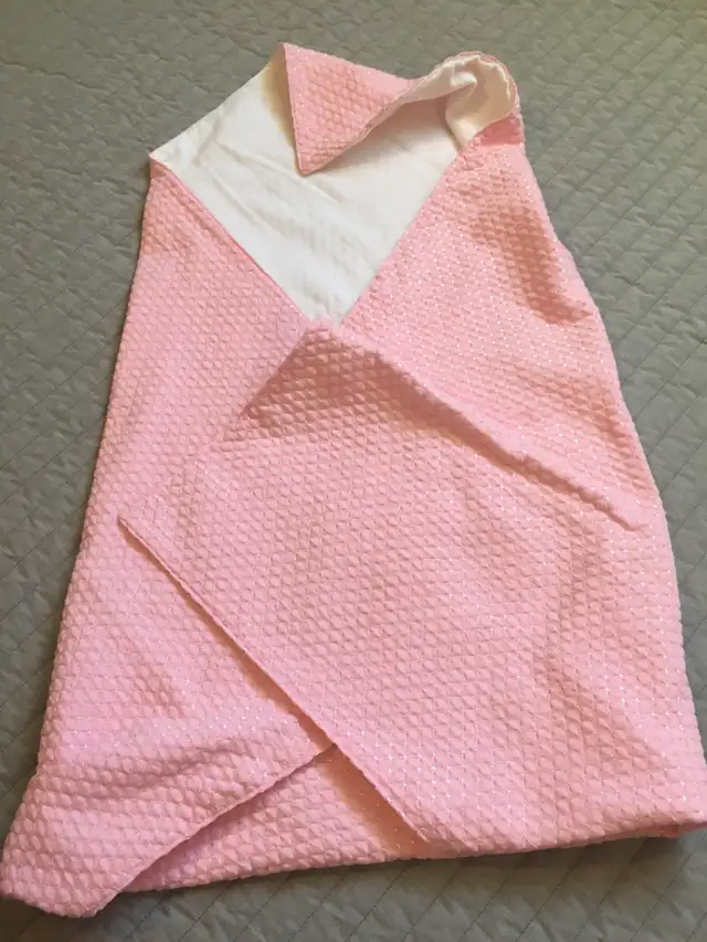 New, Infant, One-of-a-kind Pink Lined Flannel Blanket in Clothing - 0-3 Months in Brockville - Image 4