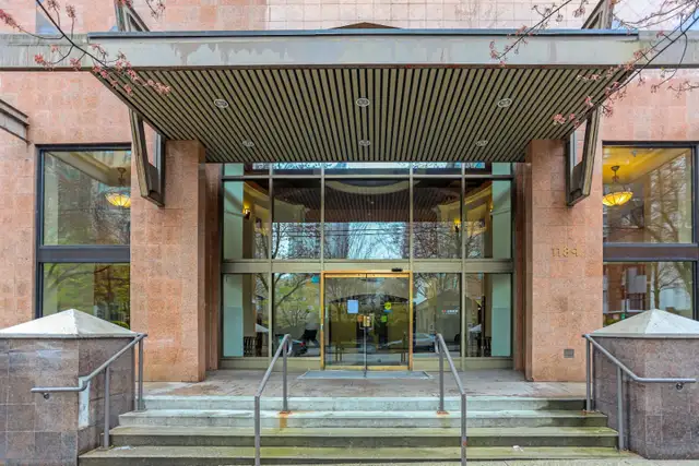 Furnished Downtown Studio - Utilities + WiFi Incl - Pool & Gym in Long Term Rentals in Vancouver - Image 17