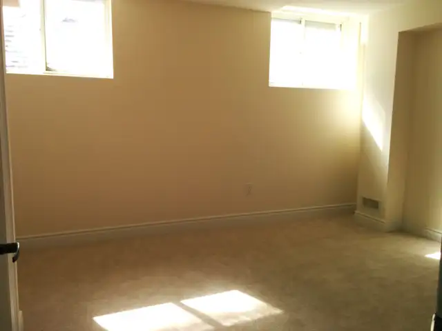Luxurious Three Bed Two Bath Apartment for Rent in the Basement in Long Term Rentals in Mississauga / Peel Region - Image 8