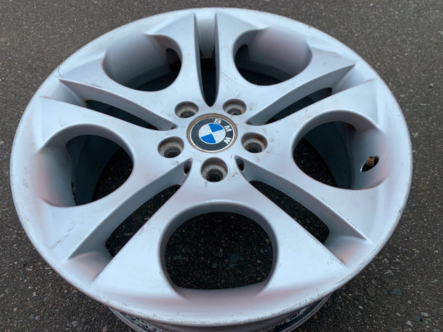 1 X single Front BMW 18X8 style 107 Z4 rim good used cond in Tires & Rims in Delta/Surrey/Langley - Image 2
