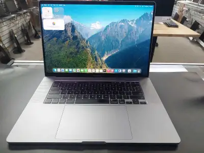 Apple MacBook Pro i7 16 Gb, View more