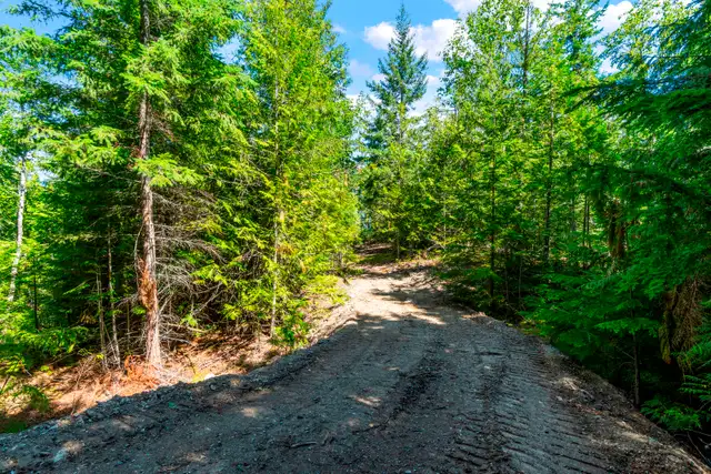 105 Acres for Sale Shuswap! 3560 Eagle Bay Rd in Land for Sale in Kamloops - Image 10