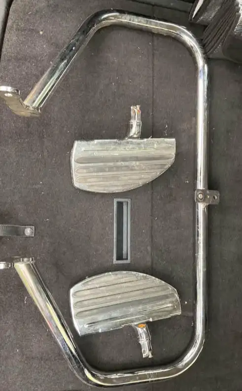 Chrome Floorboards & Crash bar in Motorcycle Parts & Accessories in Grand Bend - Image 2