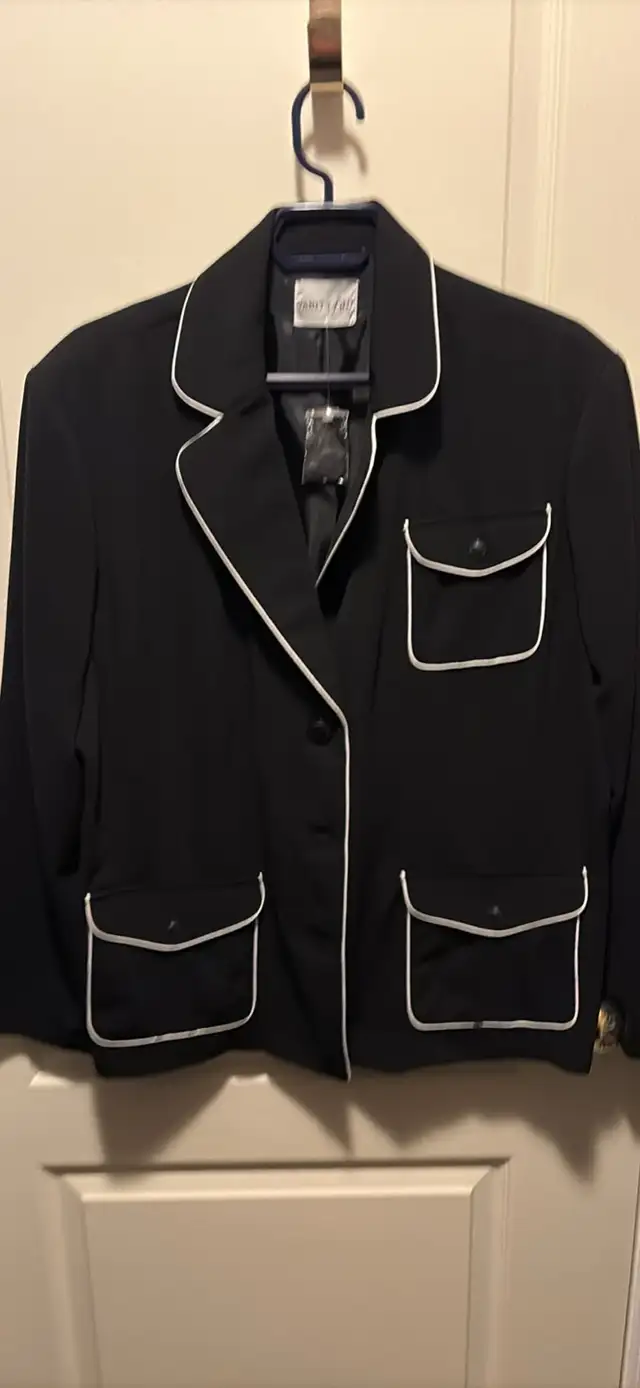 women’s clothing 2x and 3x for sale many pieces w original tags in Women's - Tops & Outerwear in Oshawa / Durham Region - Image 6