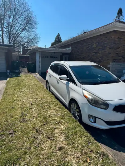 brand new engine installed by KIA dealership (docs available) at 144k in April2024. Full synthetic o...