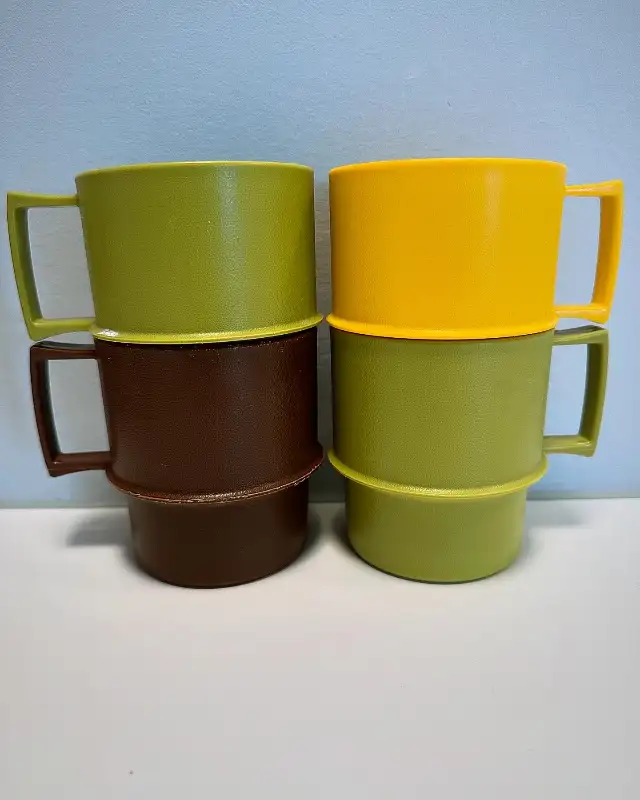 4 VINTAGE RETRO MID CENTURY PLASTIC MCM TUPPERWARE CUPS62863268220673123