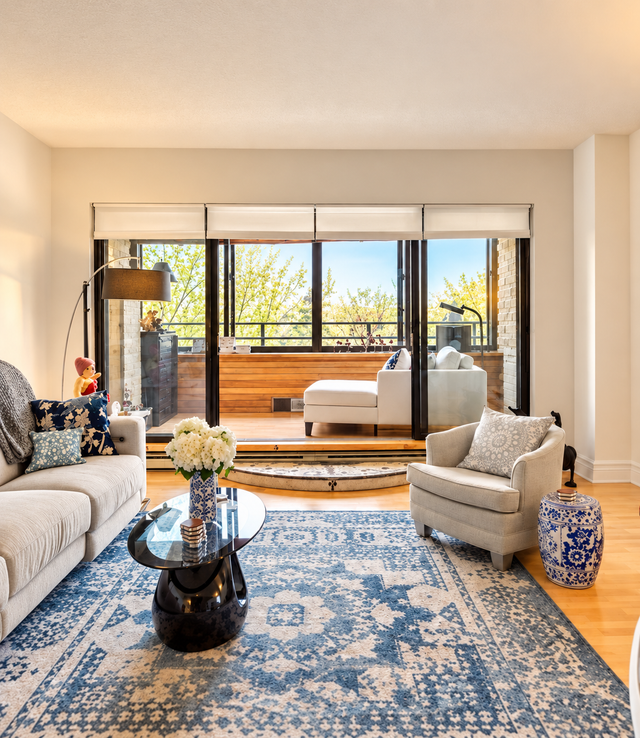 Elegant, Renovated Condo with Spectacular City and Park Views