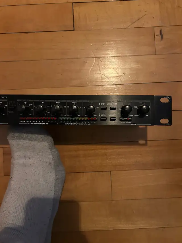 Alesis 3630 compressor in Pro Audio & Recording Equipment in Dartmouth - Image 4