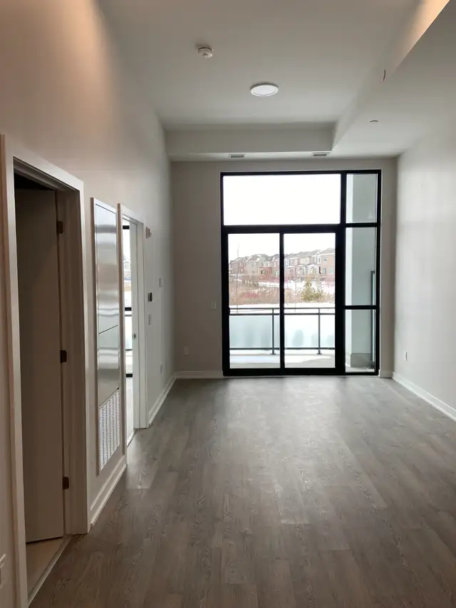 ✨ BRAND NEW 1 Bed   Den Condo in Milton - Available Feb 1st ✨