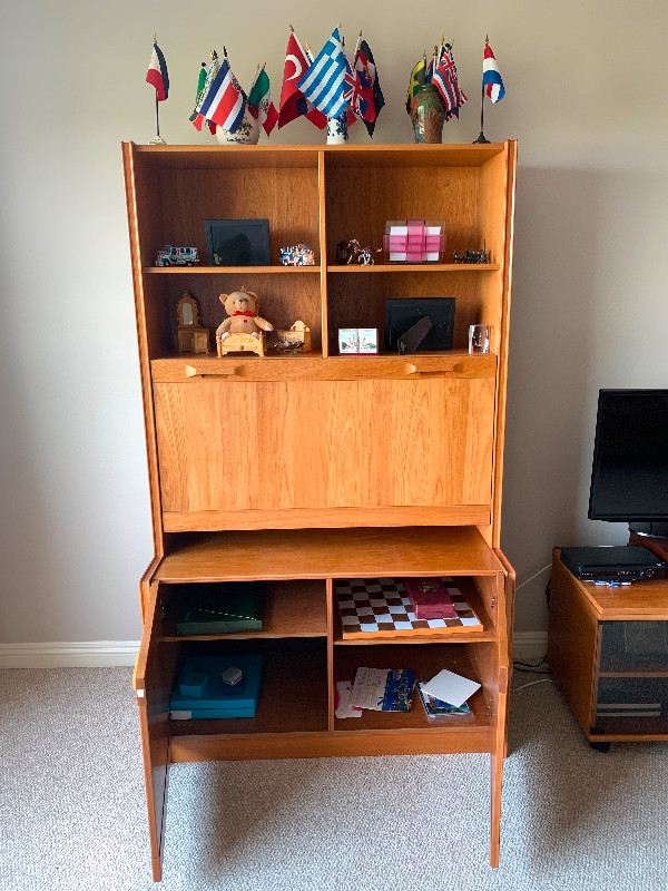 3 Piece Teak Wall Unit in Bookcases & Shelving Units in Calgary - Image 3