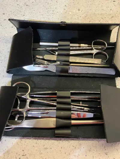 Trousse pour étudiants en biologie ou autres...(12 instruments), View more
