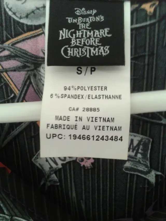 Disney The Nightmare Before Christmas Scrub Top in Women's - Tops & Outerwear in Edmonton - Image 4