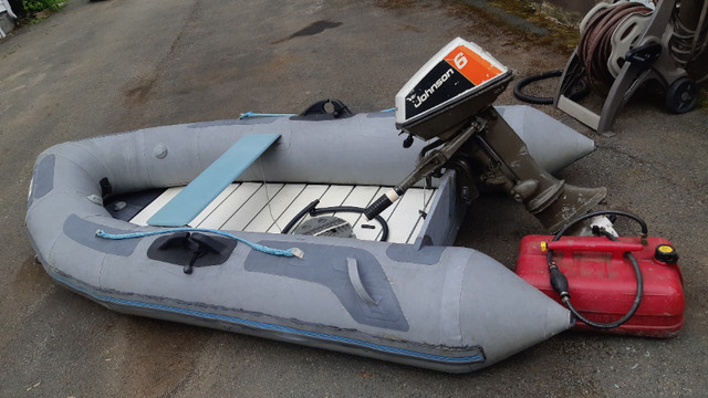 Avon inflatable boat and 6h.p. motor in Powerboats & Motorboats in Moncton - Image 2