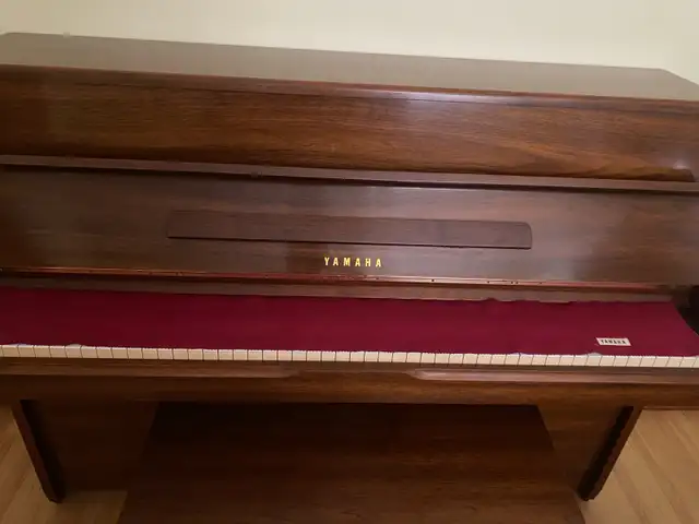 Yamaha upright piano 
