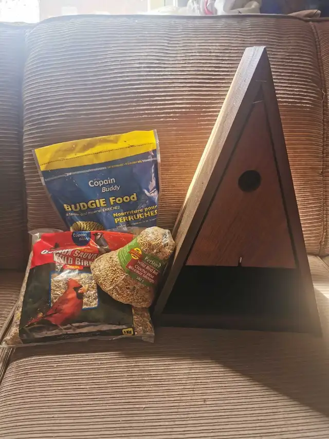 BIRDHOUSE AND SEED in Other in North Bay - Image 2