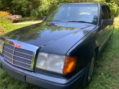 1990 300e Mercedes 115000 kms Japanese import Last of the over engineered Mercedes 3.0 gas, automati...