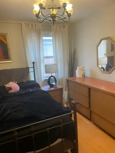Furnished Room for Rent – Moore Park Ave Bright, furnished room available in a prime North York loca...