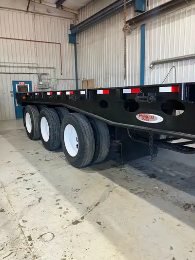 1995 Peerless page oilfield float 8 foot 6in. Wide and 45 feet long great trailer,new paint, good ti...