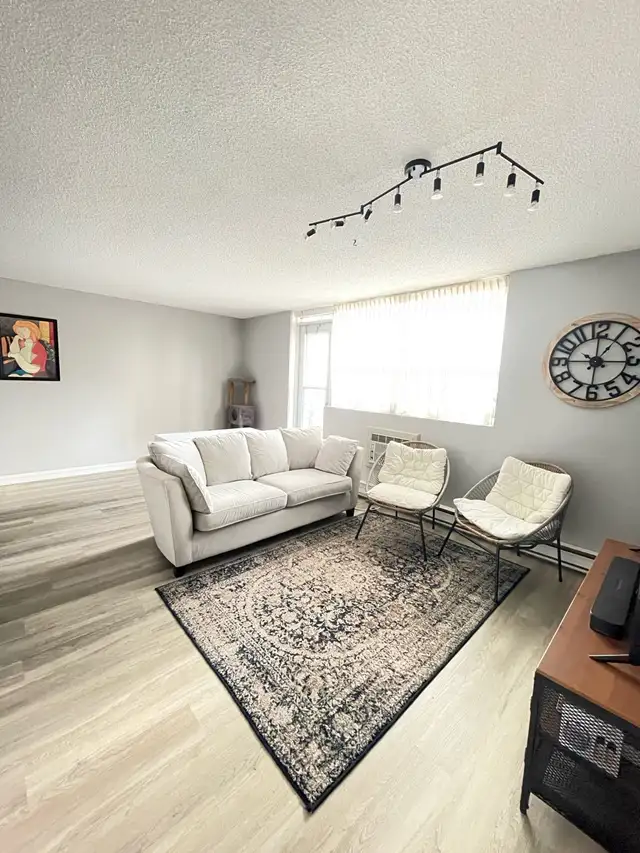 2 Bedroom Condo for Rent – Downtown Burlington