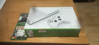 Xbox one s 500gb + gta 5, View more