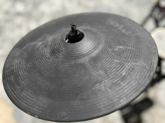 Roland TD-11KV Electronic Drum Kit Excellent Condition in Drums & Percussion in City of Toronto - Image 8