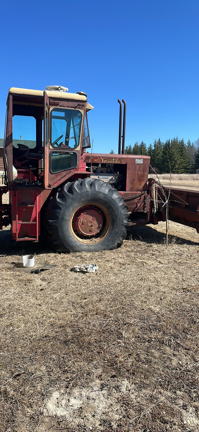 Versatile tractor in Farming Equipment in Grande Prairie - Image 3