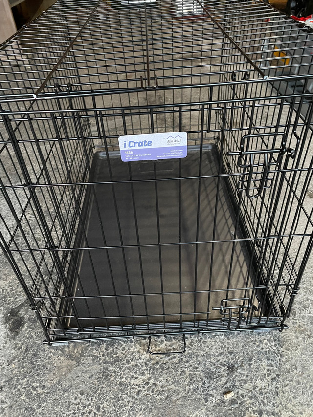 Folding metal dog crate in Accessories in Ottawa - Image 2