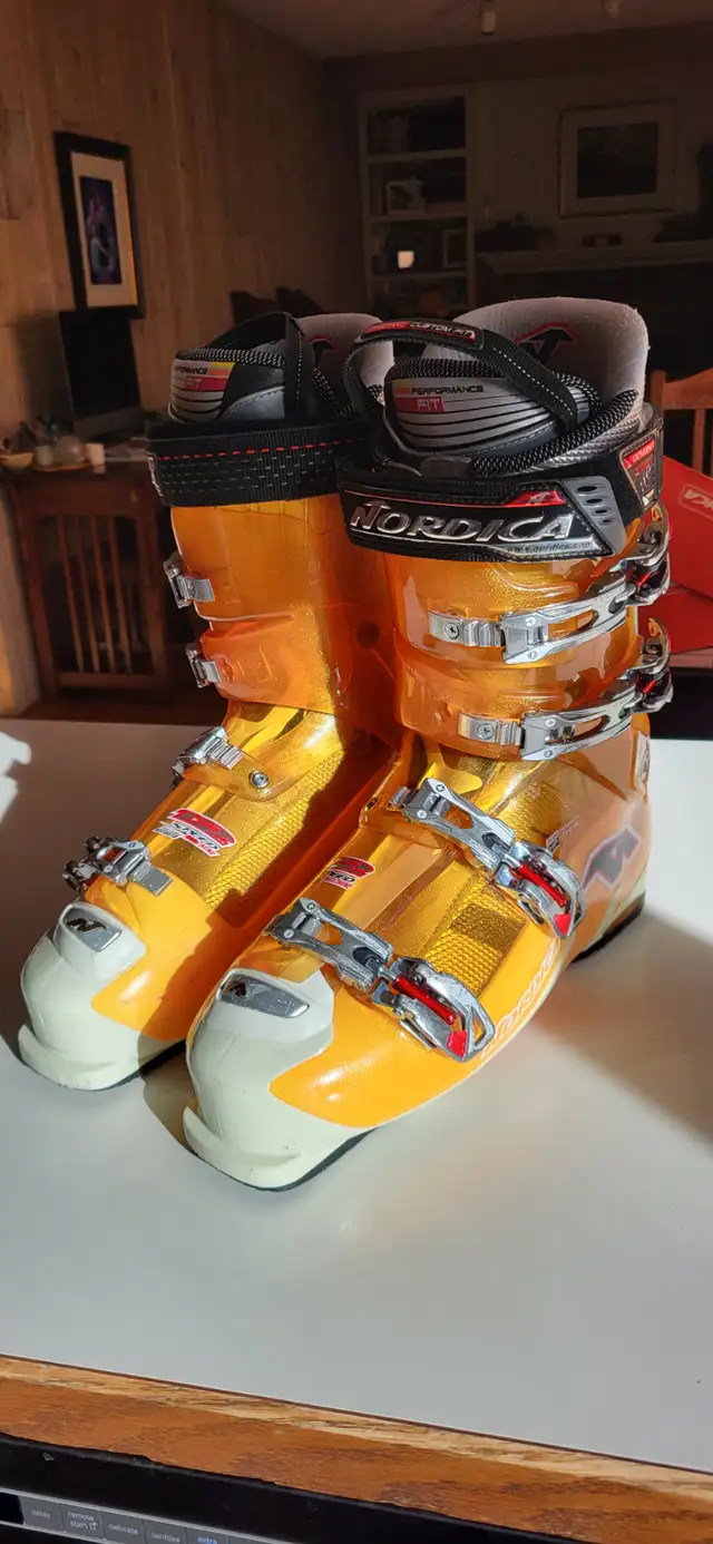 Nordica Speed Machine Ski Boots size 30.5 (Men's 12.5-13).  $200 in Ski in Calgary - Image 3