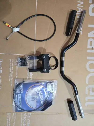 2025 Harley Davidson low rider s *Stock bars *Stock grips *Stock riser and gauge cluster *Stock cabl...