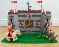Horloge LEGO château médiéval