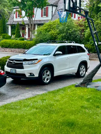 2015 Toyota Highlander Limited. 245,000 KM. 2nd owner bought used from Toyota dealership in 2018. We...