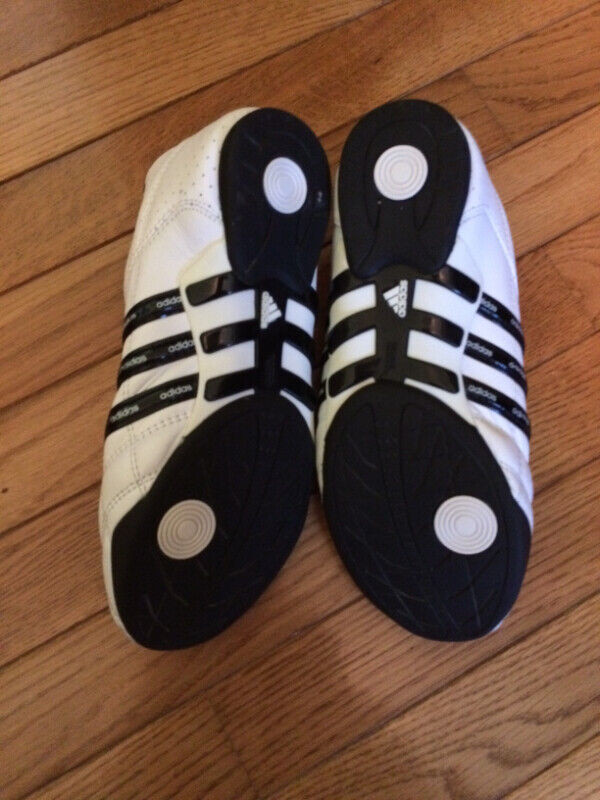 ADIDAS MARTIAL ARTS SHOES--YOUTH UNISEX SIZE 6.5 ***Used X1*** in Other in Thunder Bay - Image 2