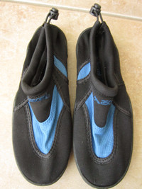 Youth Boys Size 2 Water Shoes
