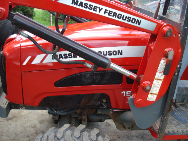 Massey tractor in Snowblowers in Kingston