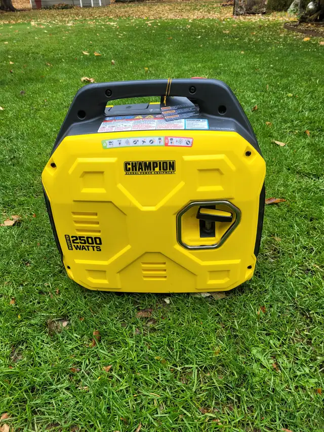 Champion Gas 2500 W Generator in Outdoor Tools & Storage in Hamilton - Image 4