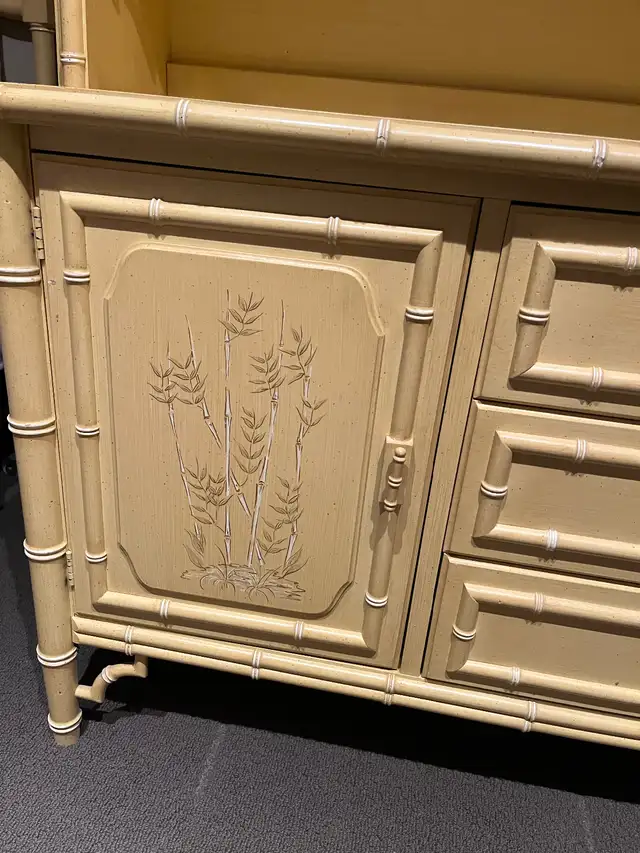 Vintage Bedroom Furniture in Dressers & Wardrobes in Owen Sound - Image 5
