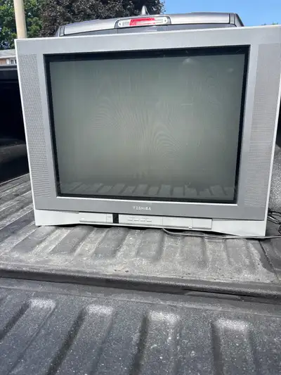 If you’re into retro gaming or classic VHS/DVD viewing, the 27AF44 delivers vibrant NTSC performance...