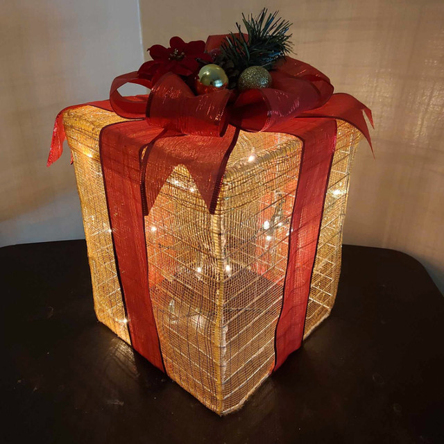 Gold Box With Red Ribbon, Pine Cones & Flower  Lighted Gift Box in Holiday, Event & Seasonal in Belleville - Image 4