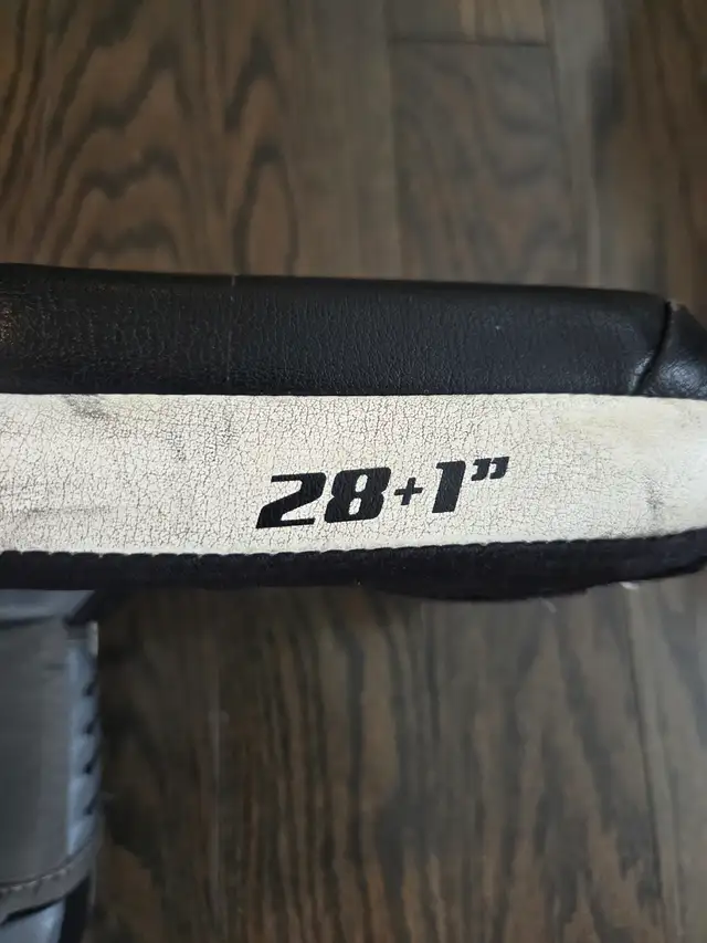 Warrior Ritual G3 Junior Goalie Pads – 28+1 in Hockey in Ottawa - Image 4